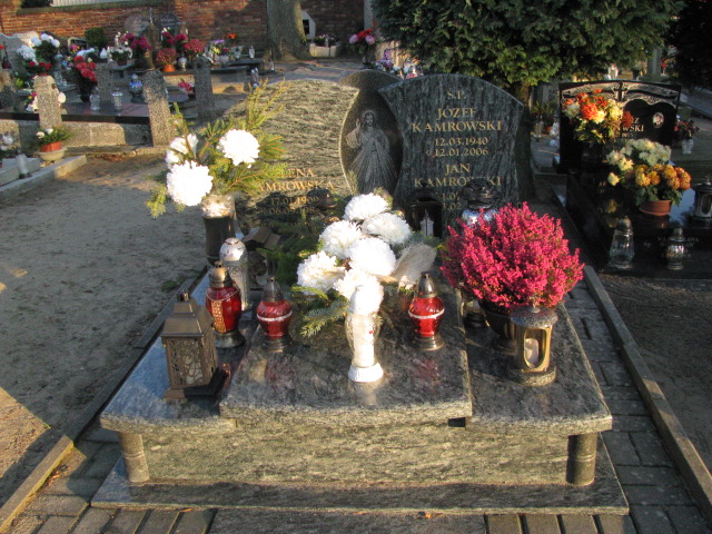 Grób Józef Kamrowski